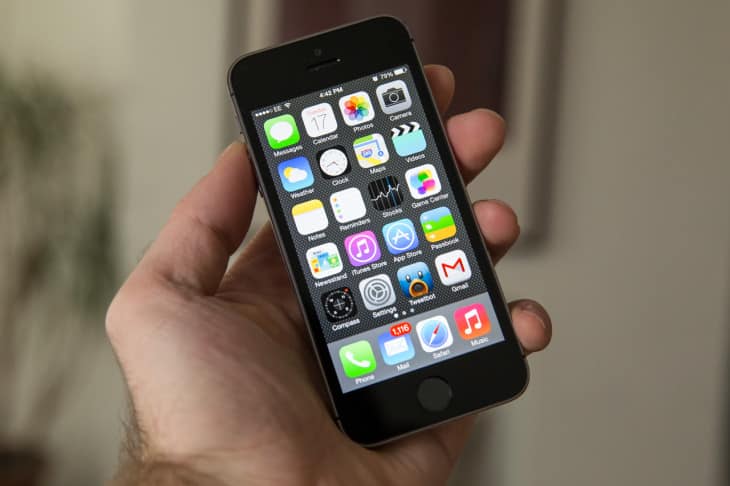 iphone-5s-front-hand