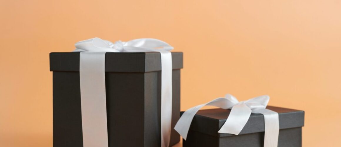 Smart Christmas Shopping Tips to Help You Stick to a Budget