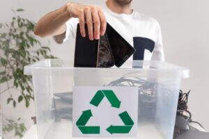 Save money, increase performance and make a greener future with phone refurbishment